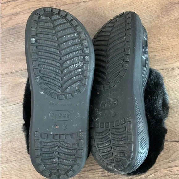 CROCS Black Fur-Lined Mules Cozy Winter Footwear - Picture 6 of 7